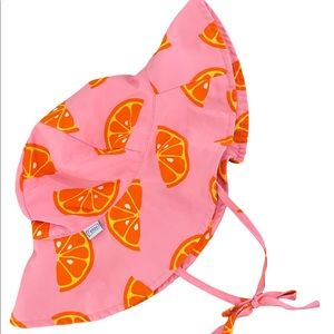 I play Girls Bucket Hat Pink with Orange Slices size 6-18 months